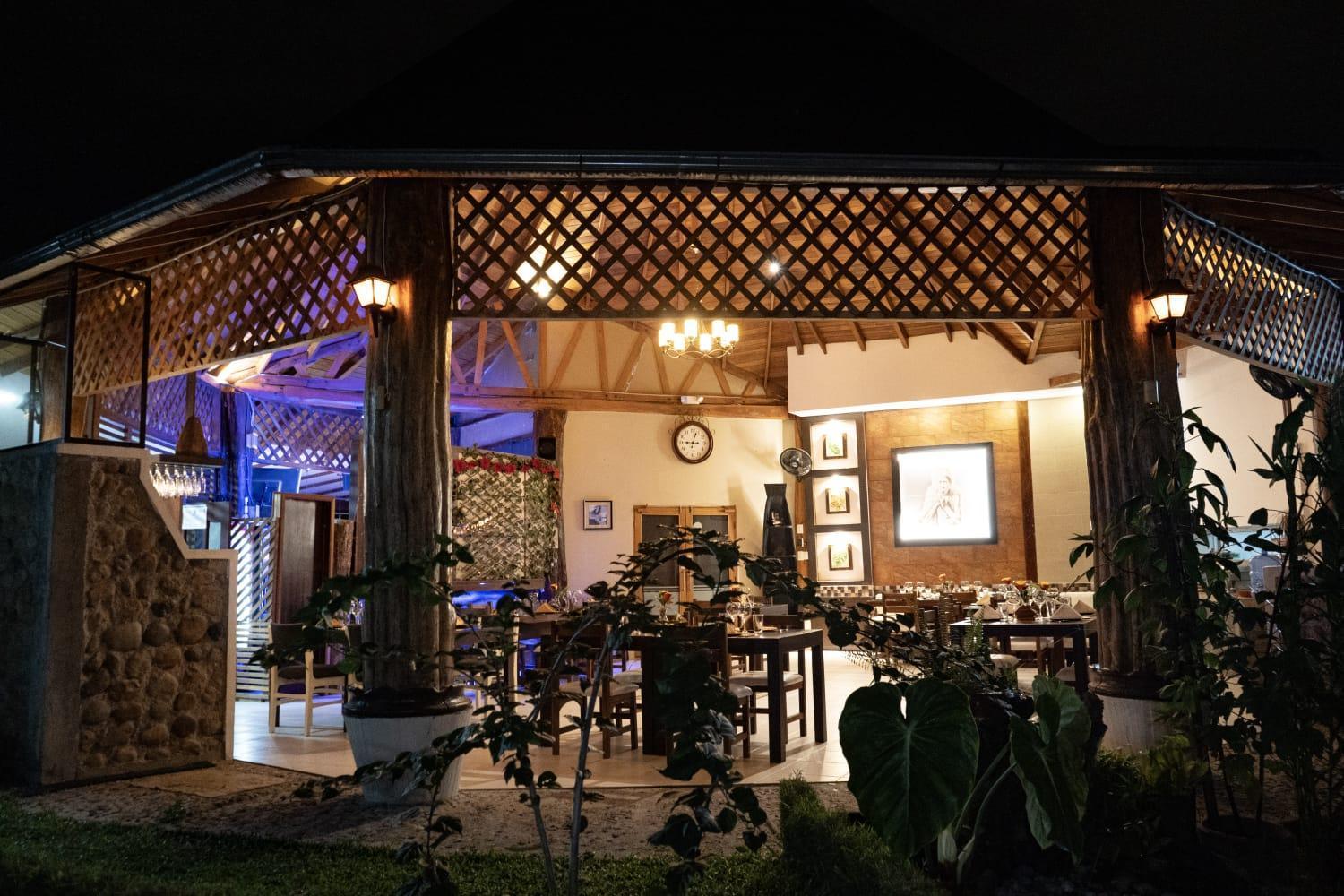 Terra Luna Lodge Тена Екстериор снимка