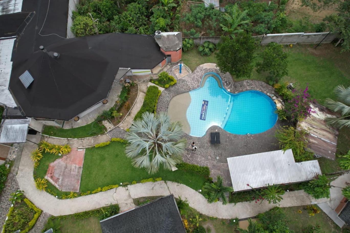 Terra Luna Lodge Тена Екстериор снимка