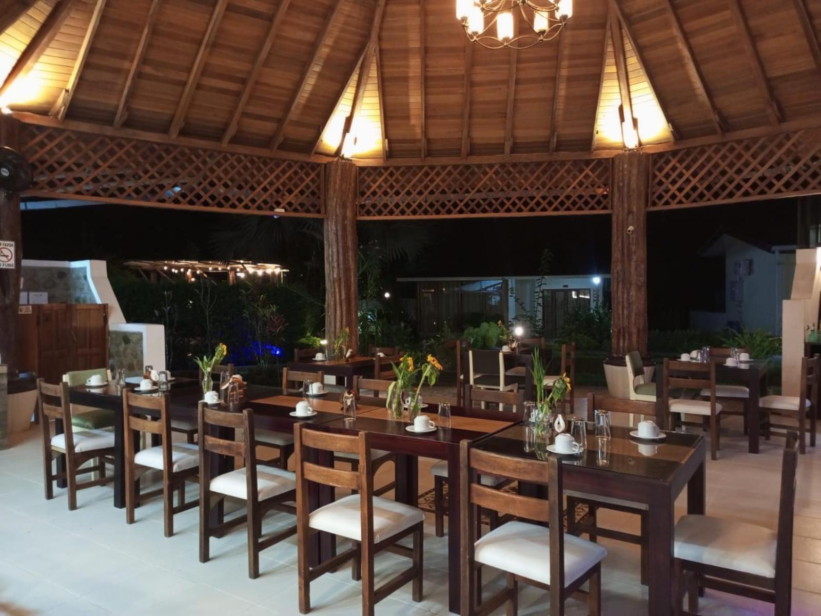 Terra Luna Lodge Тена Екстериор снимка