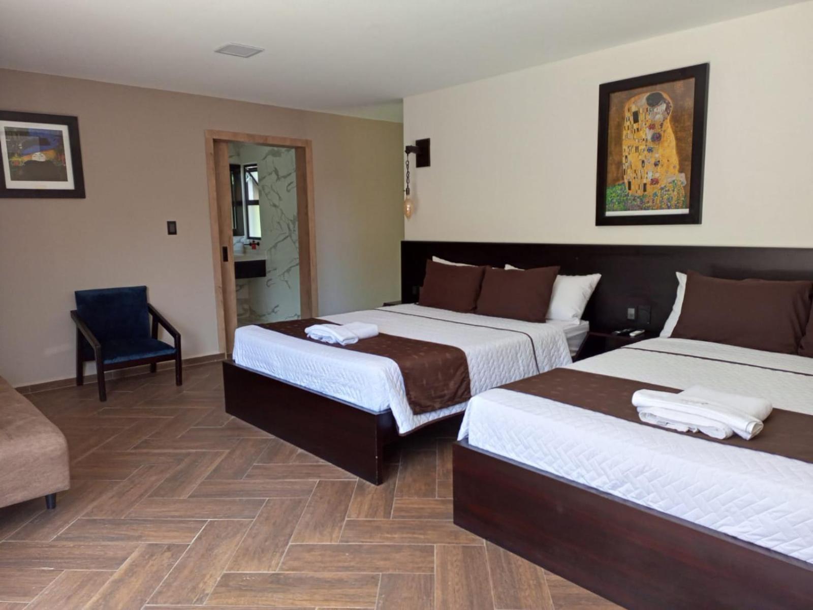 Terra Luna Lodge Тена Екстериор снимка