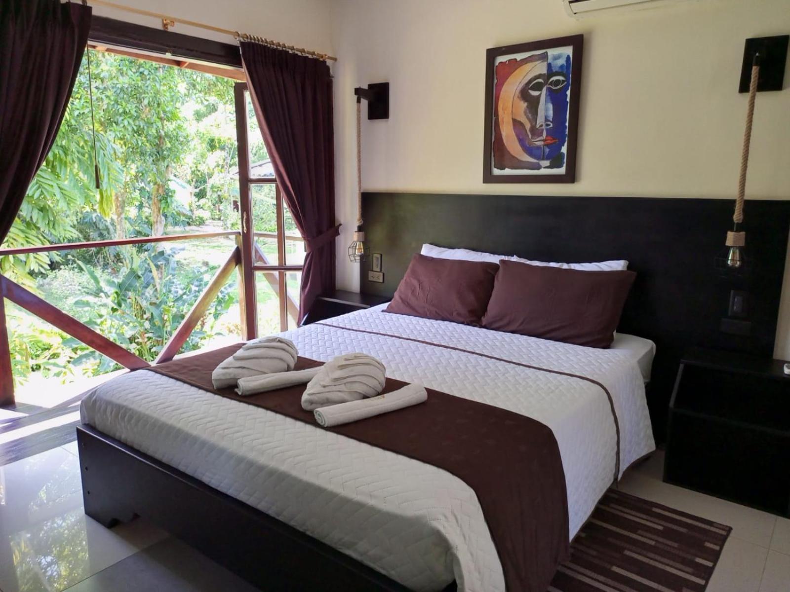 Terra Luna Lodge Тена Екстериор снимка