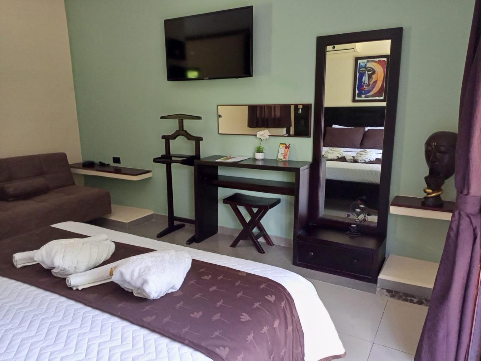 Terra Luna Lodge Тена Екстериор снимка