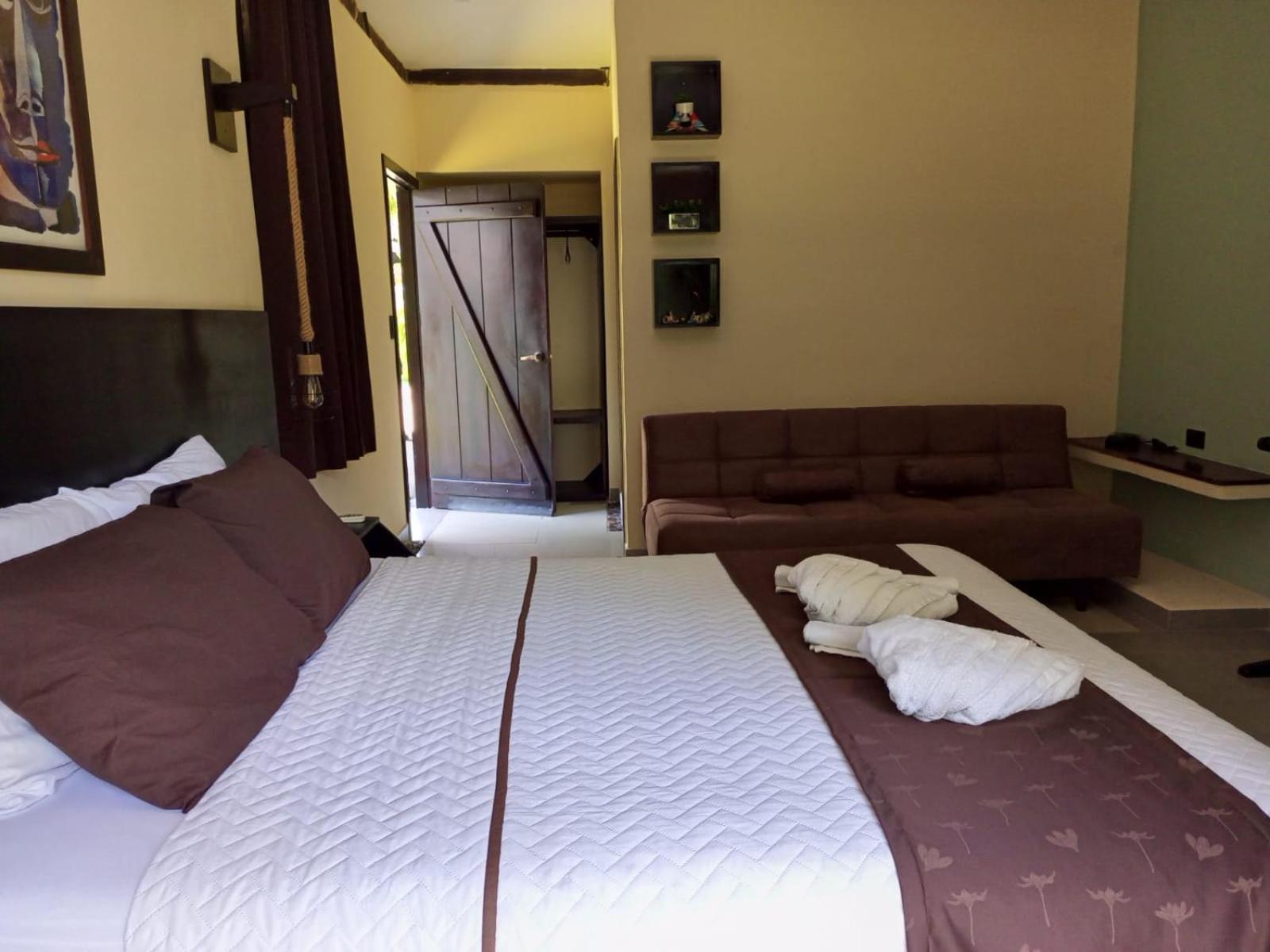 Terra Luna Lodge Тена Екстериор снимка