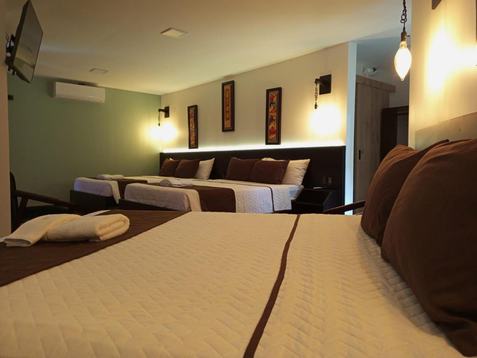 Terra Luna Lodge Тена Екстериор снимка