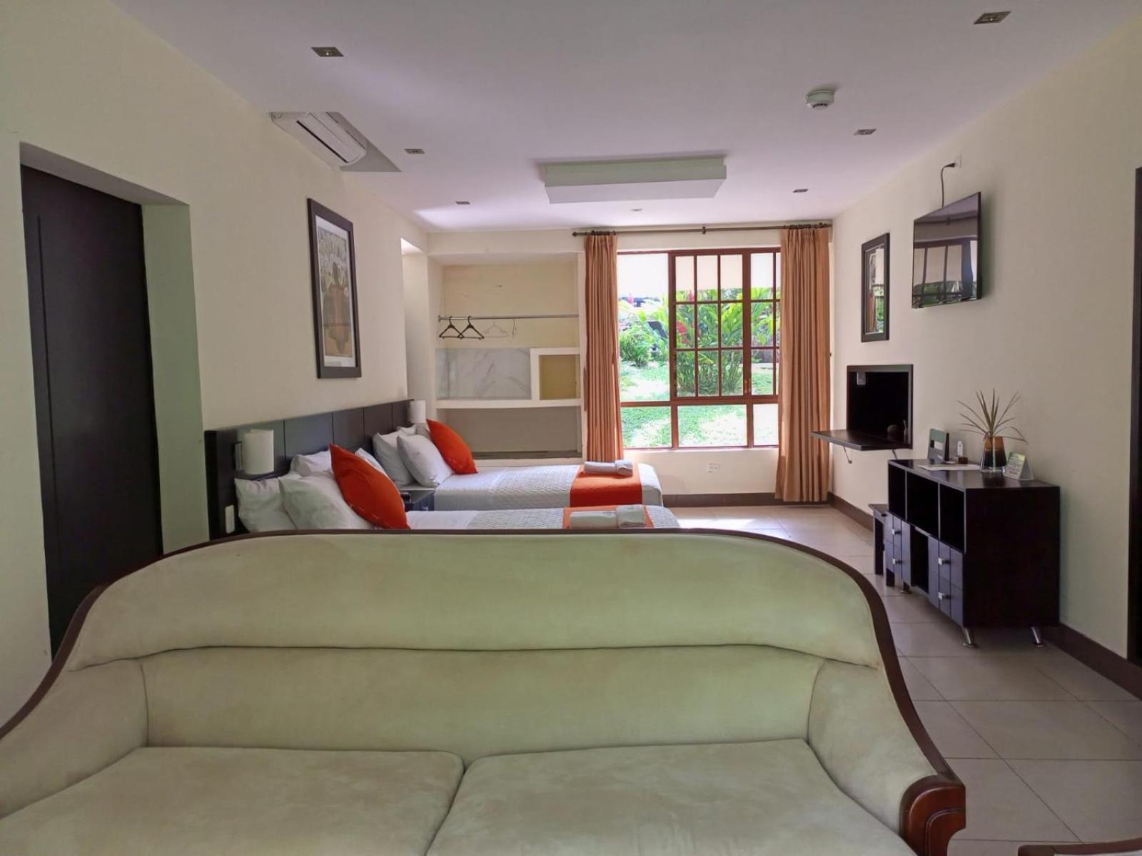 Terra Luna Lodge Тена Екстериор снимка